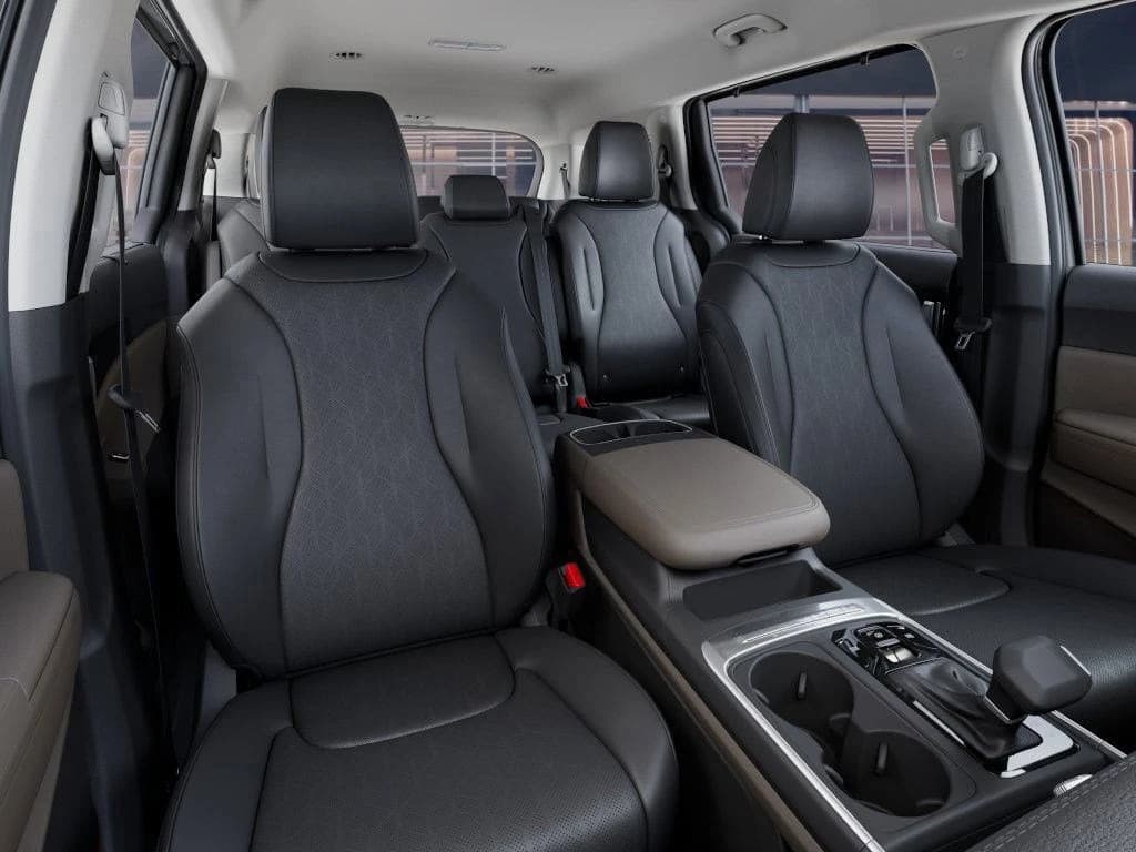 Kia Carnival EX FWD 2026 — side view