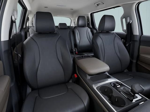 Kia Carnival EX FWD 2026 — side view