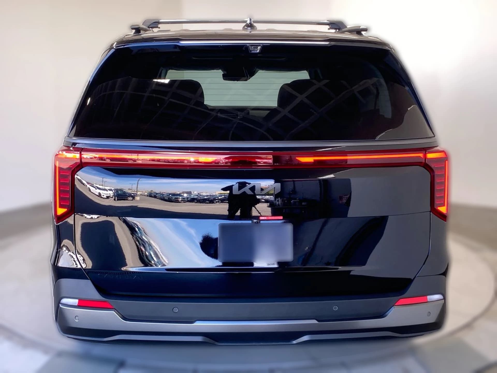 Kia Carnival SX Prestige FWD 2026 — side view