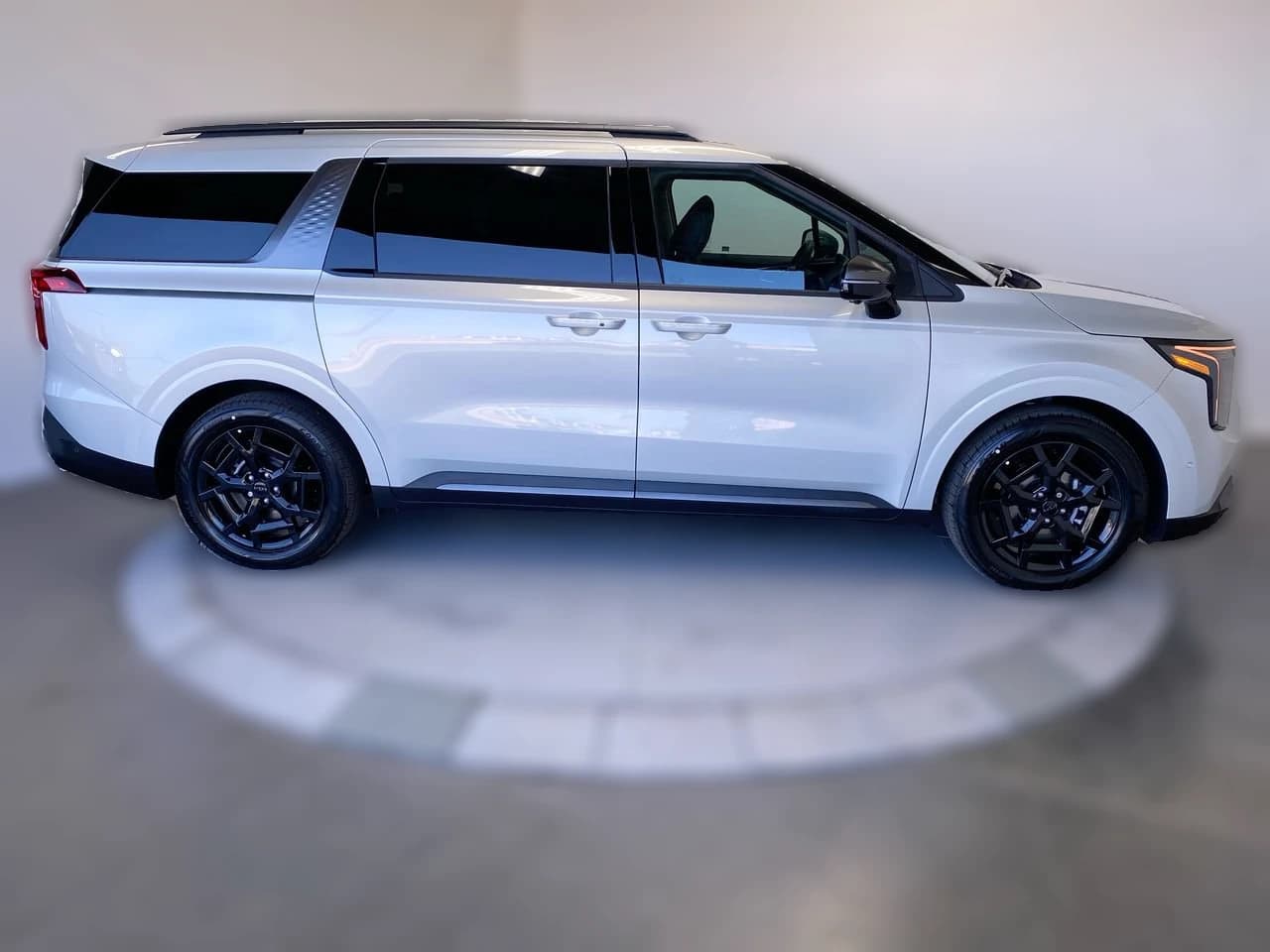 Kia Carnival SX FWD 2027 — side view