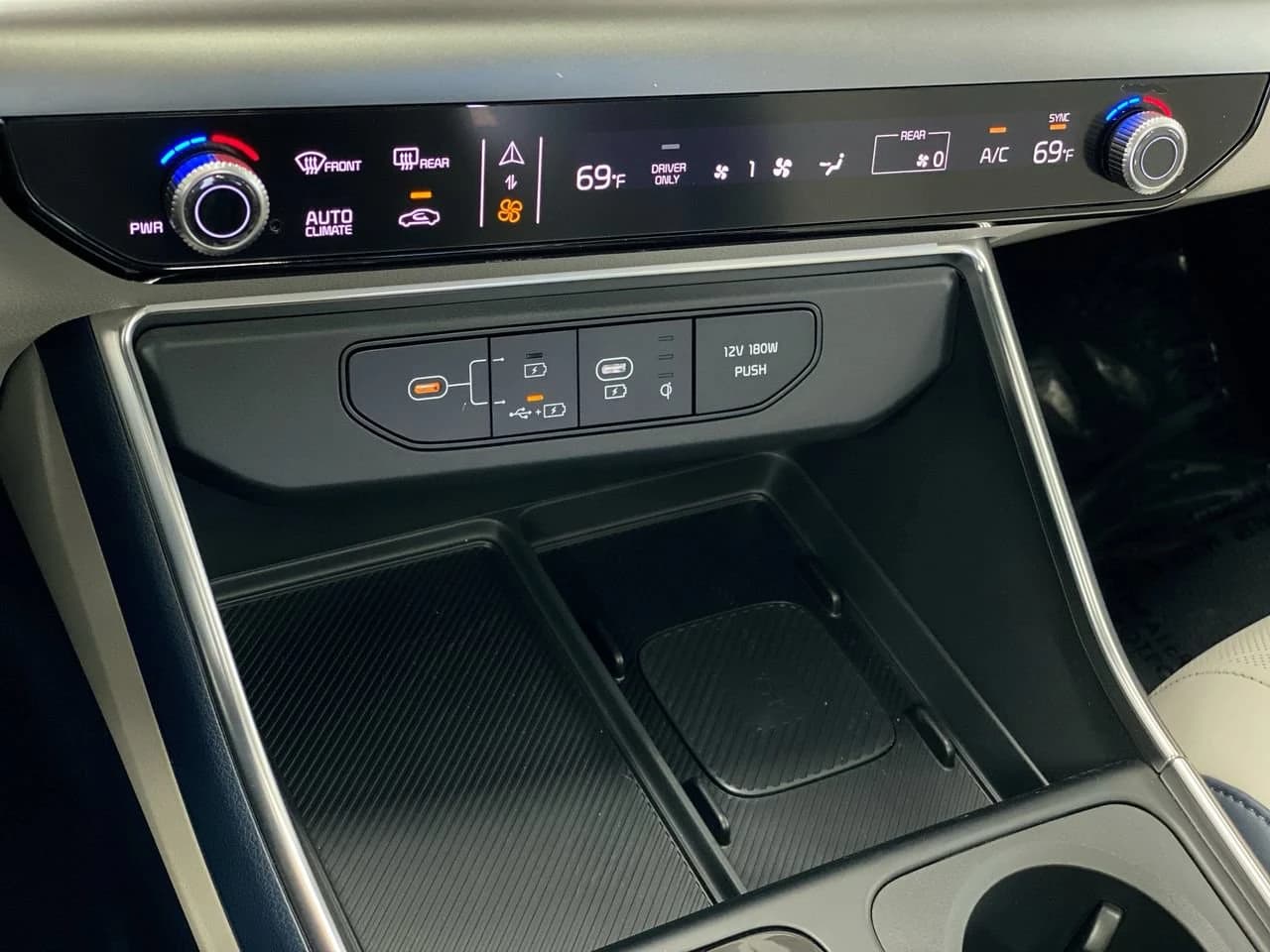 Kia Carnival Hybrid SX FWD 2027 — side view