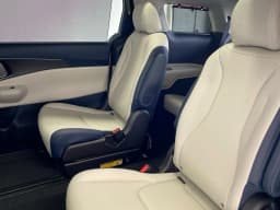 Kia Carnival Hybrid SX FWD 2027 — side view