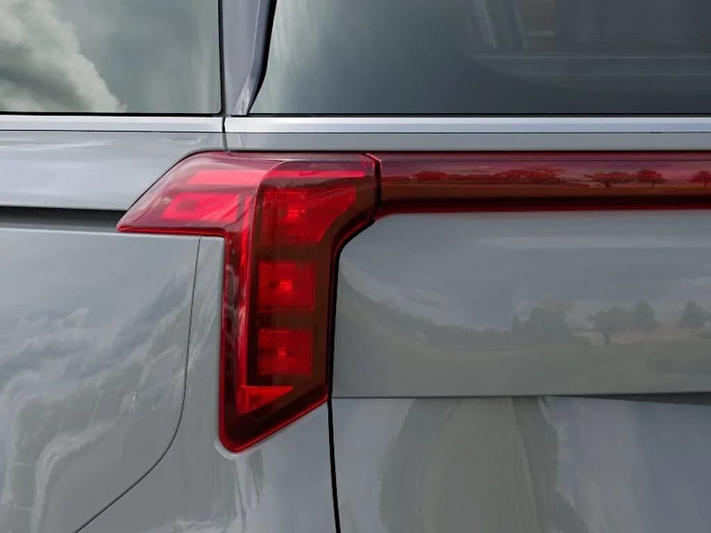 Kia Carnival Hybrid SX FWD 2027 — side view