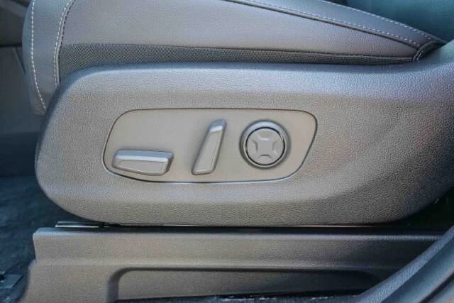 Kia Carnival Hybrid SX Prestige FWD 2026 — side view