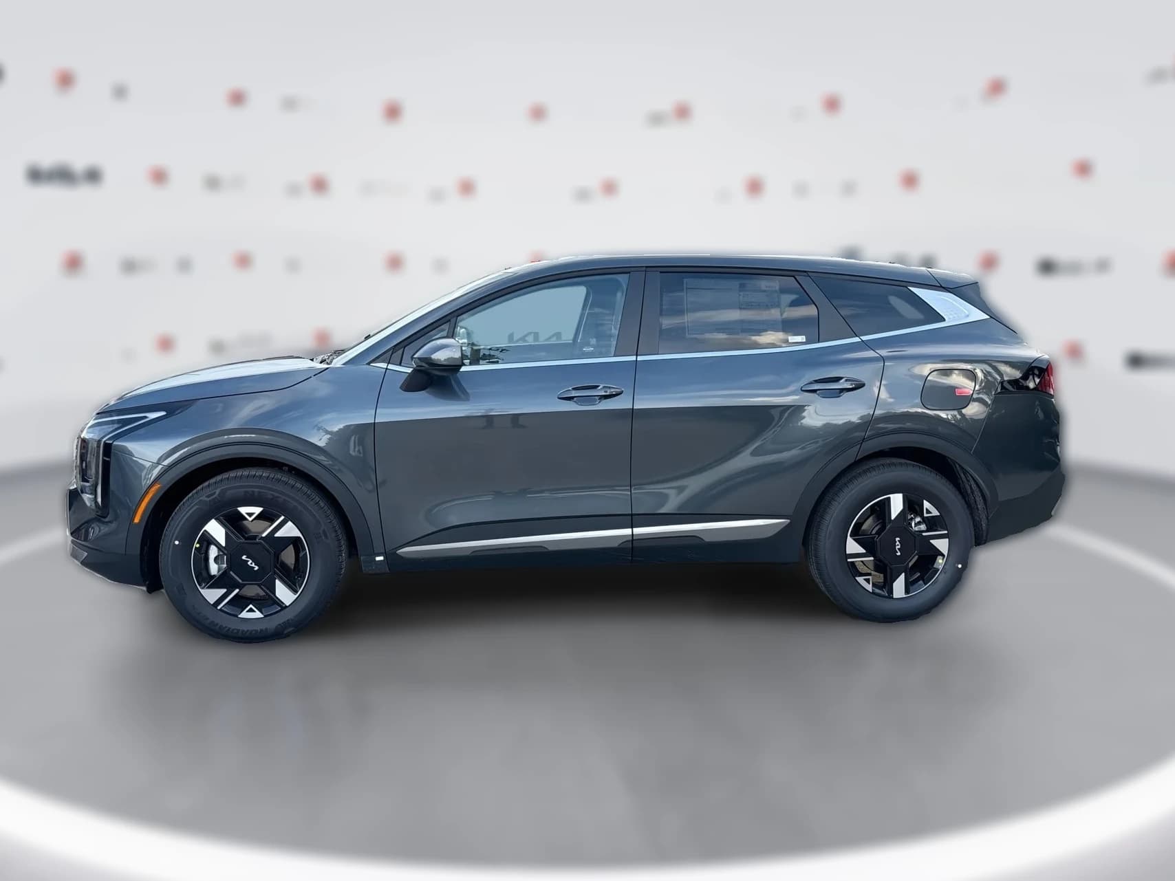 Kia Sportage LX FWD 2026 — side view