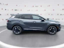 Kia Sportage LX FWD 2026 — side view