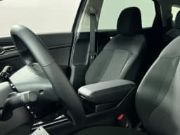 Kia Sportage LX FWD 2026 — side view