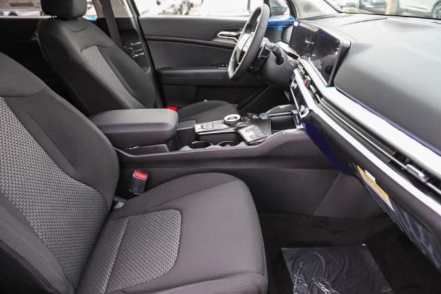 Kia Sportage Hybrid LX FWD 2026 — side view