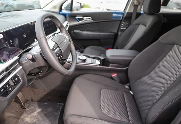 Kia Sportage Hybrid LX FWD 2026 — side view