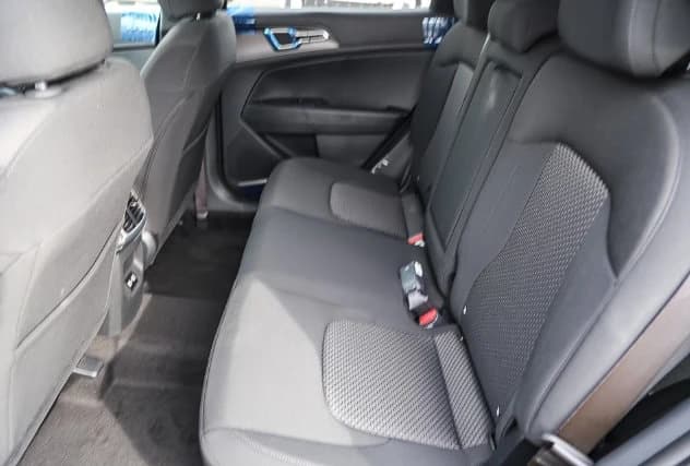 Kia Sportage Hybrid LX FWD 2026 — side view