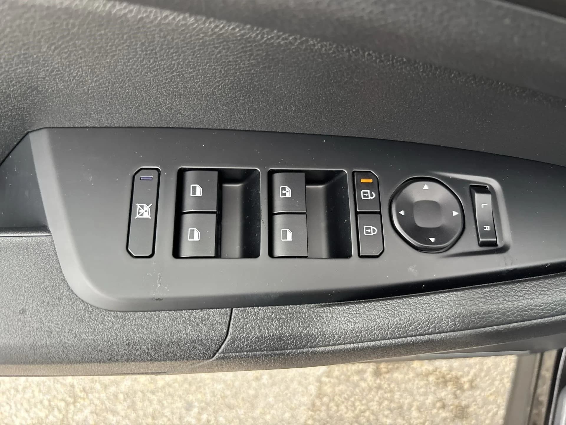 Kia Sportage Hybrid S AWD 2027 — side view