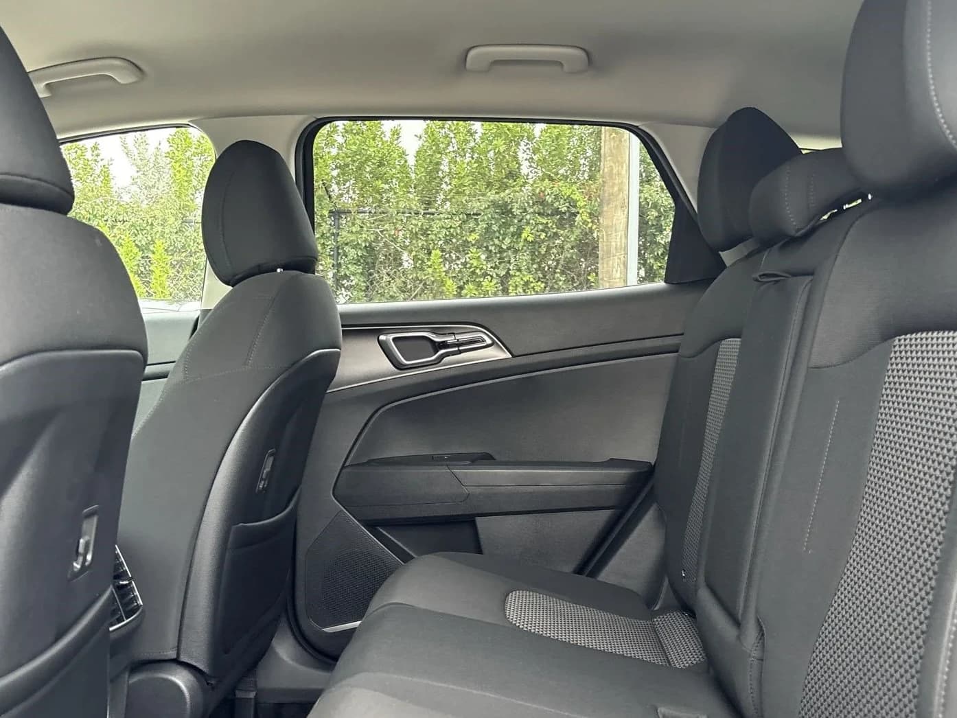 Kia Sportage Hybrid S AWD 2027 — side view