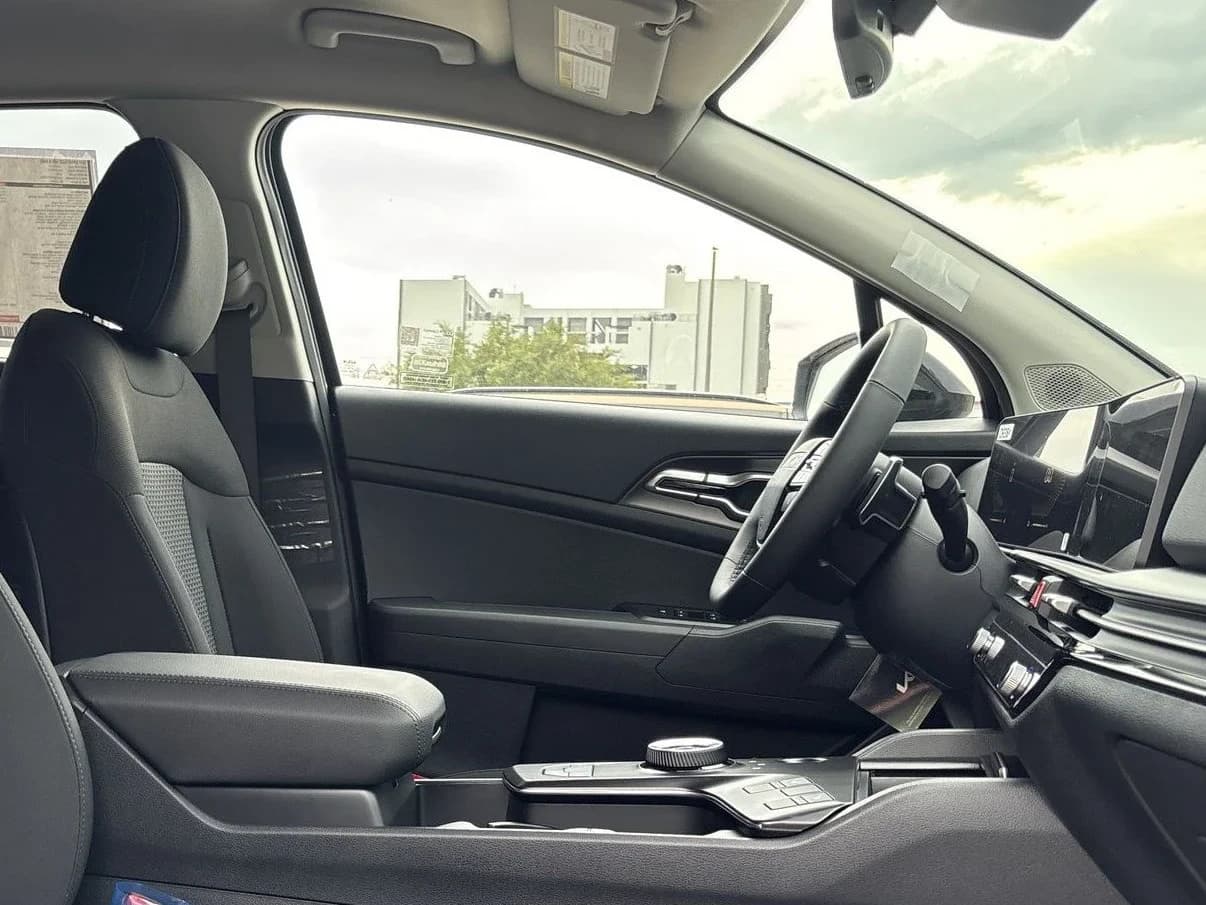 Kia Sportage Hybrid S AWD 2027 — side view