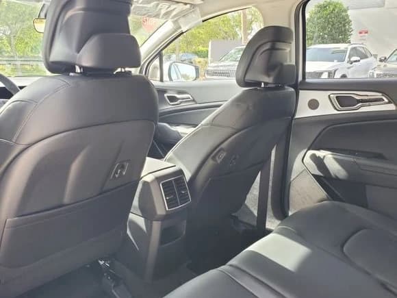 Kia Sportage EX FWD 2026 — side view