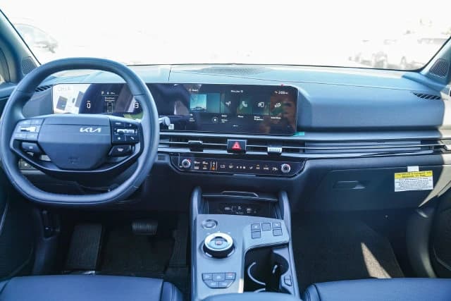 Kia Sportage Plug-In Hybrid X-Line AWD 2026 — side view
