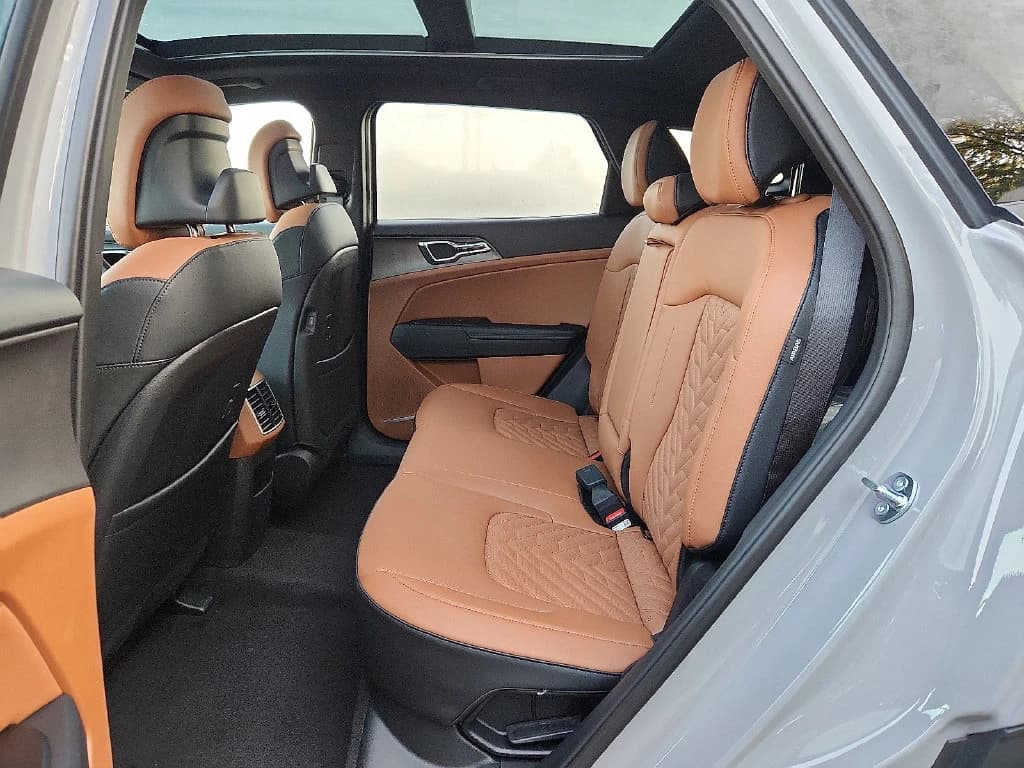 Kia Sportage Plug-In Hybrid X-Line AWD 2027 — side view