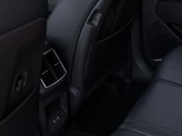 Kia Sportage Plug-In Hybrid X-Line AWD 2027 — side view