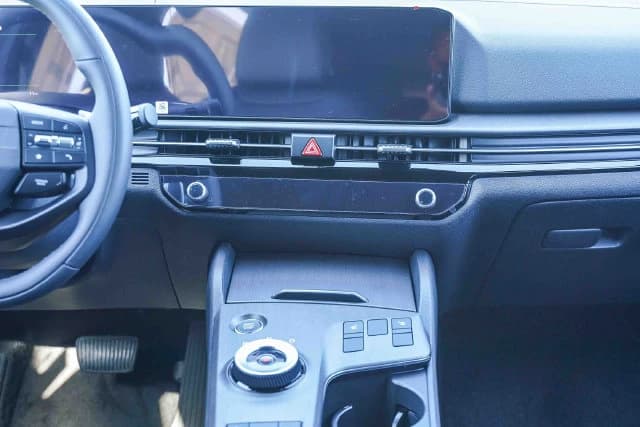 Kia Sportage Plug-In Hybrid X-Line AWD 2026 — side view