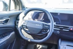 Kia Sportage Plug-In Hybrid X-Line AWD 2026 — side view