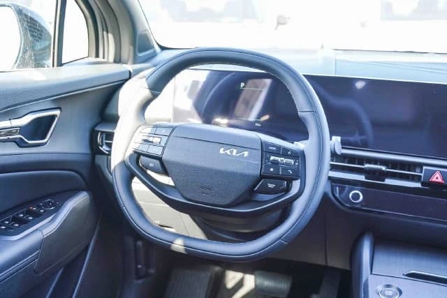 Kia Sportage Plug-In Hybrid X-Line AWD 2026 — side view