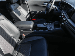 Kia Sportage Plug-In Hybrid X-Line AWD 2026 — side view