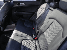 Kia Sportage Plug-In Hybrid X-Line AWD 2026 — side view