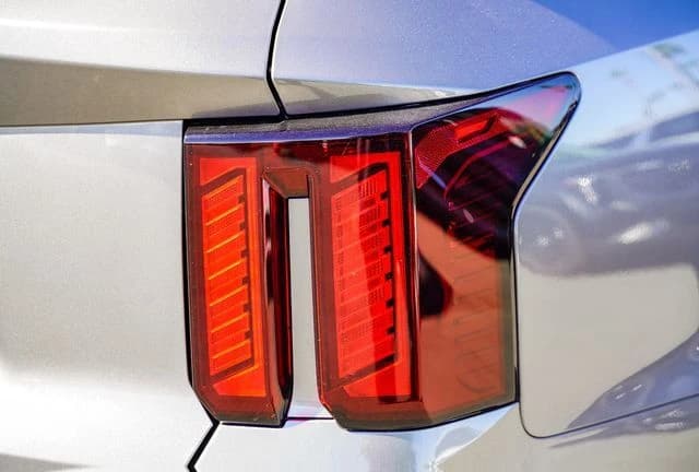 Kia Sorento Hybrid EX FWD 2026 — side view