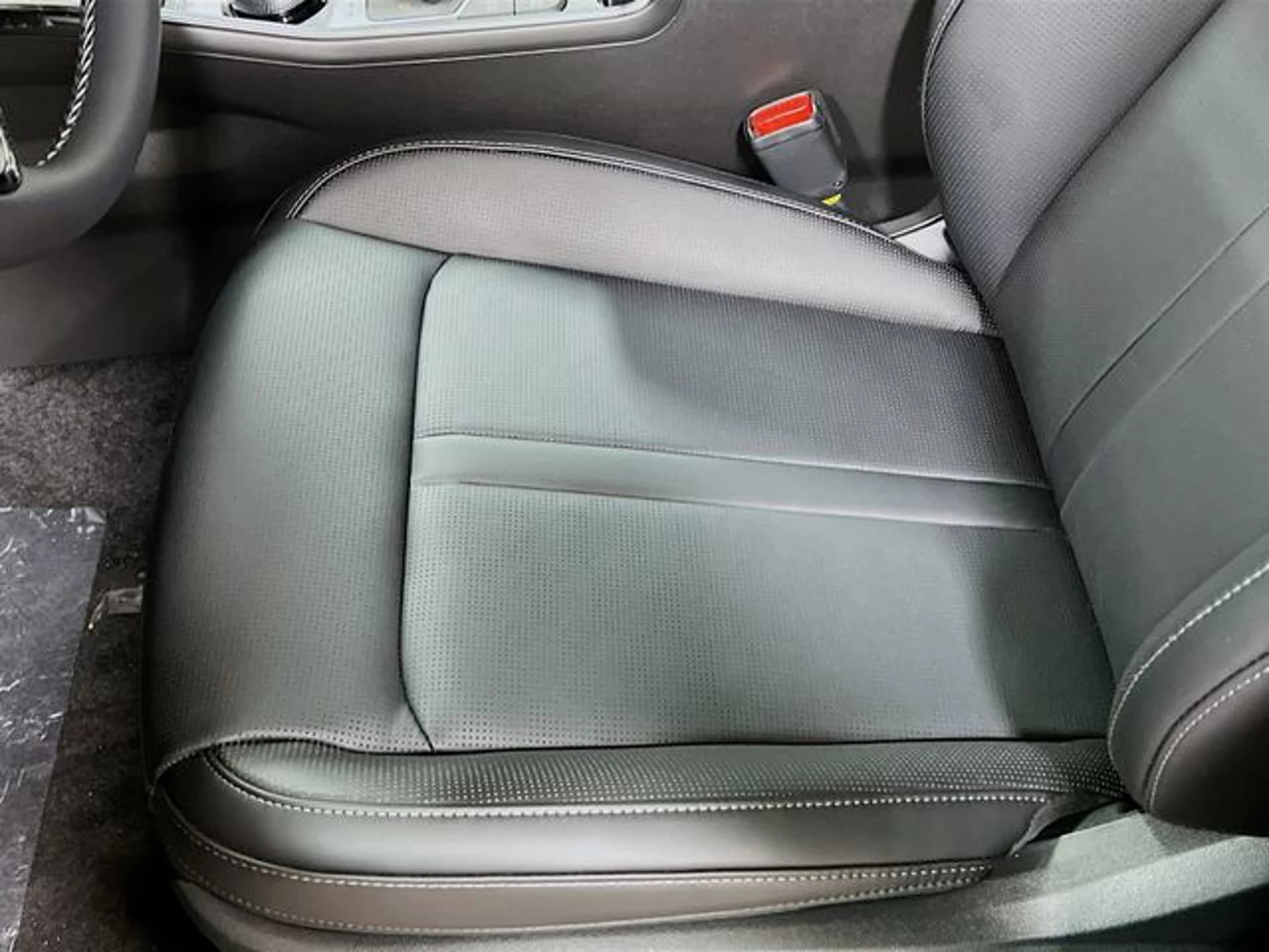 Kia Sorento Hybrid EX AWD 2026 — side view