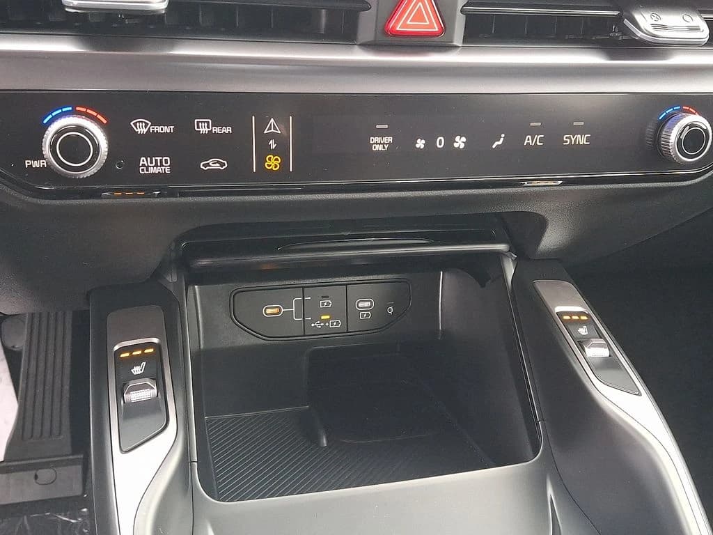 Kia Sorento Plug-In Hybrid EX AWD 2026 — side view