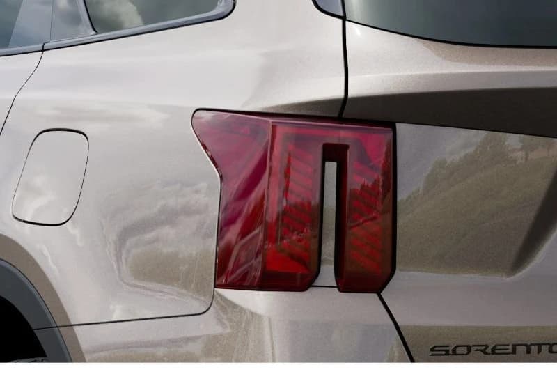 Kia Sorento Hybrid X-Line SX Prestige AWD 2026 — side view