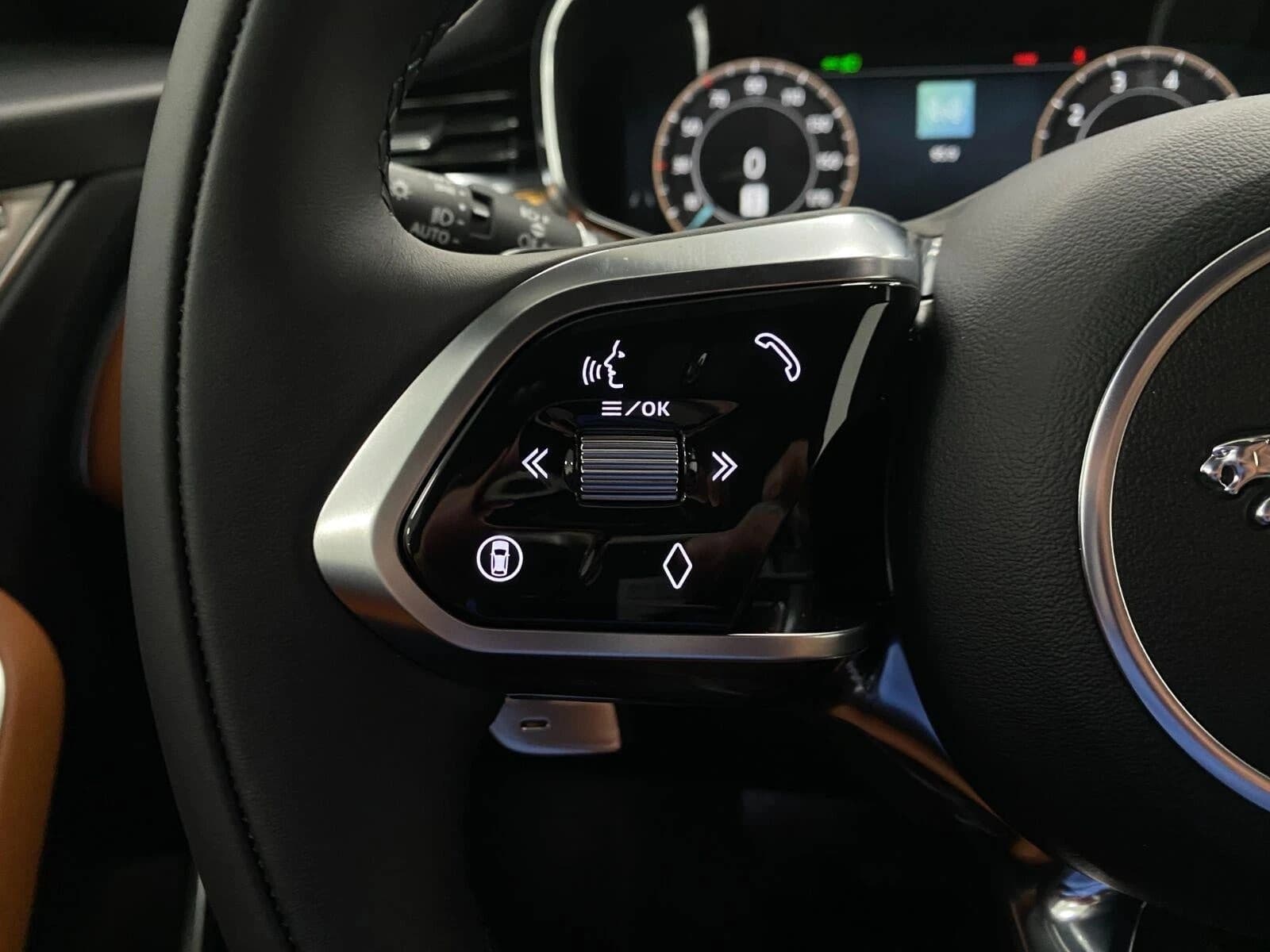 Jaguar F-PACE R-Dynamic S P250 AWD 2026 — side view