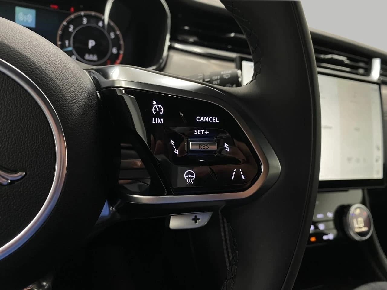 Jaguar F-PACE R-Dynamic S P400 AWD 2026 — side view