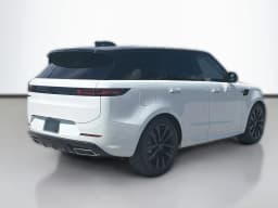 Land Rover Range Rover Sport Dynamic SE P400 2026 — side view