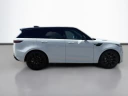 Land Rover Range Rover Sport Dynamic SE P400 2026 — side view