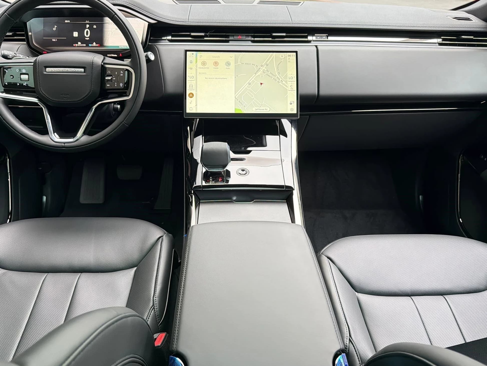 Land Rover Range Rover Sport SE P360 2026 — side view
