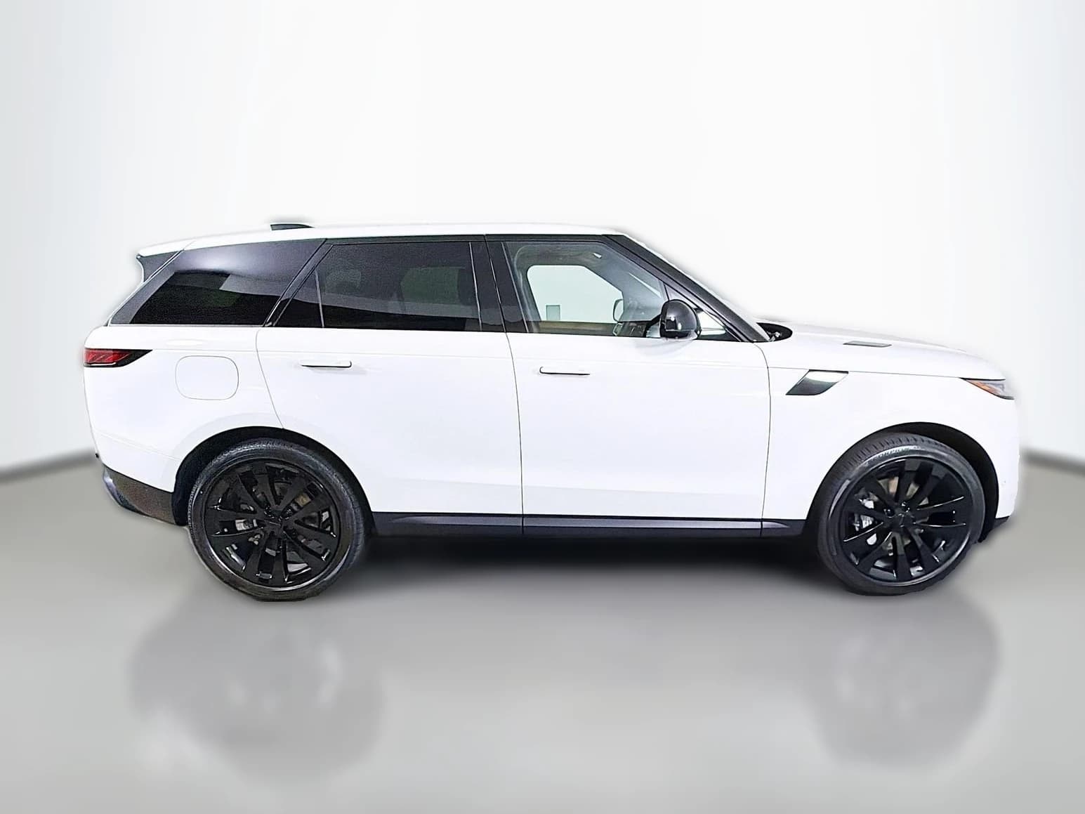 Land Rover Range Rover Sport SE P360 2026 — side view
