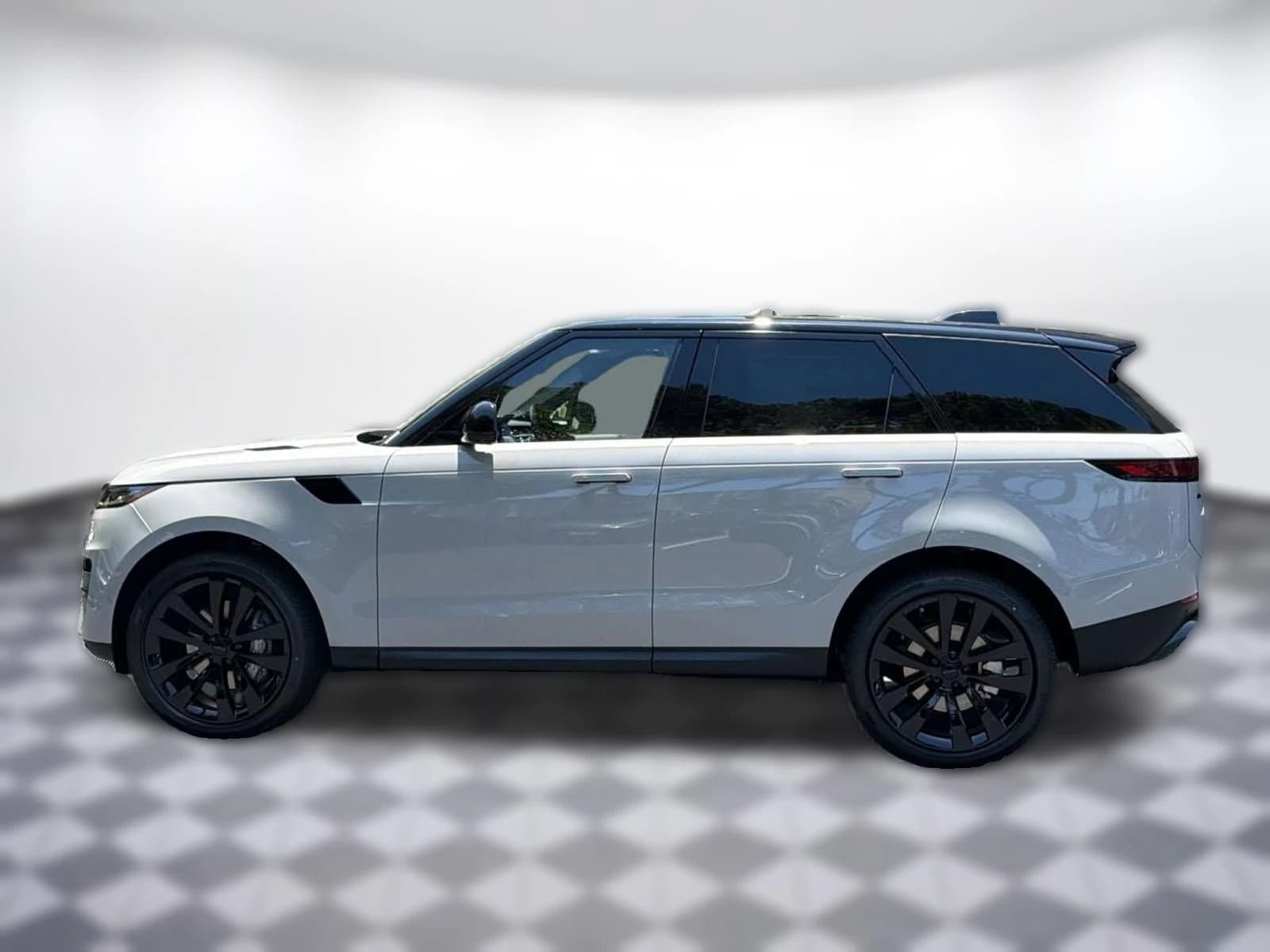 Land Rover Range Rover Sport SE P360 2026 — side view