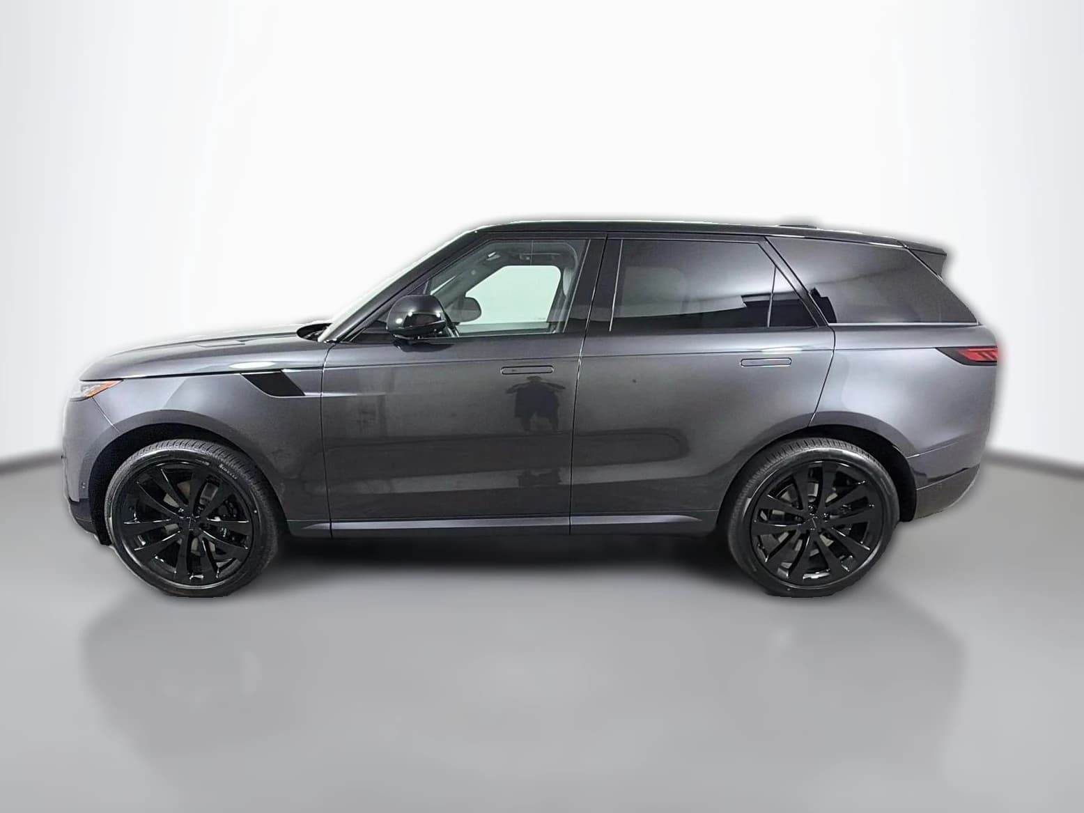 Land Rover Range Rover Sport SE P360 2026 — side view