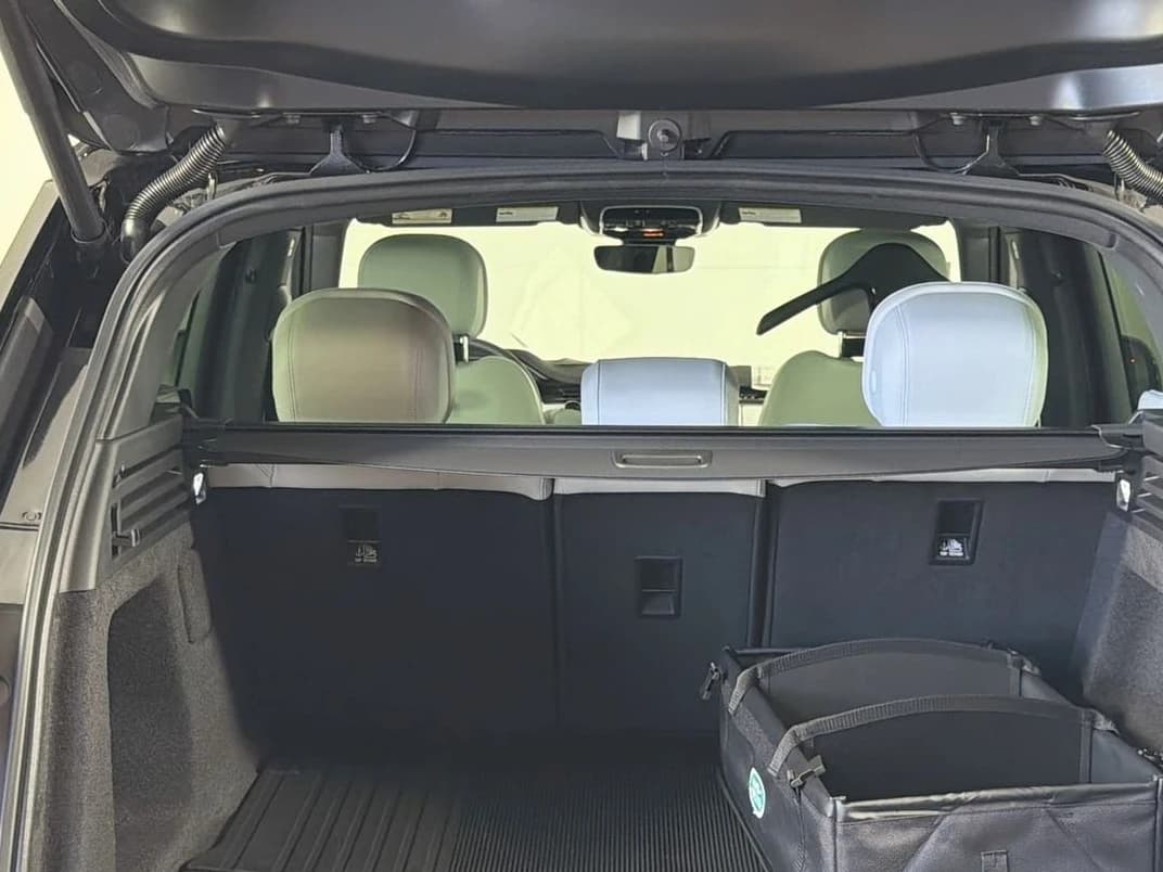 Land Rover Range Rover Sport SE P360 2026 — side view