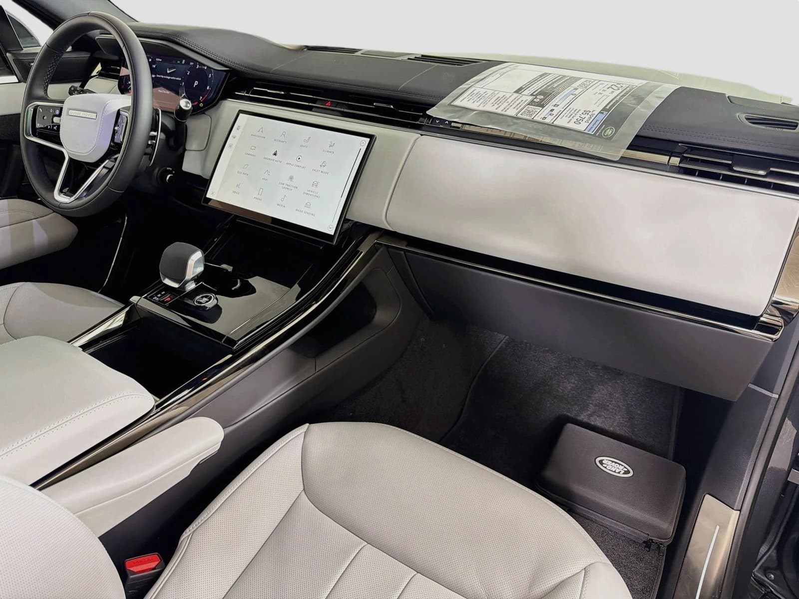 Land Rover Range Rover Sport SE P360 2026 — side view
