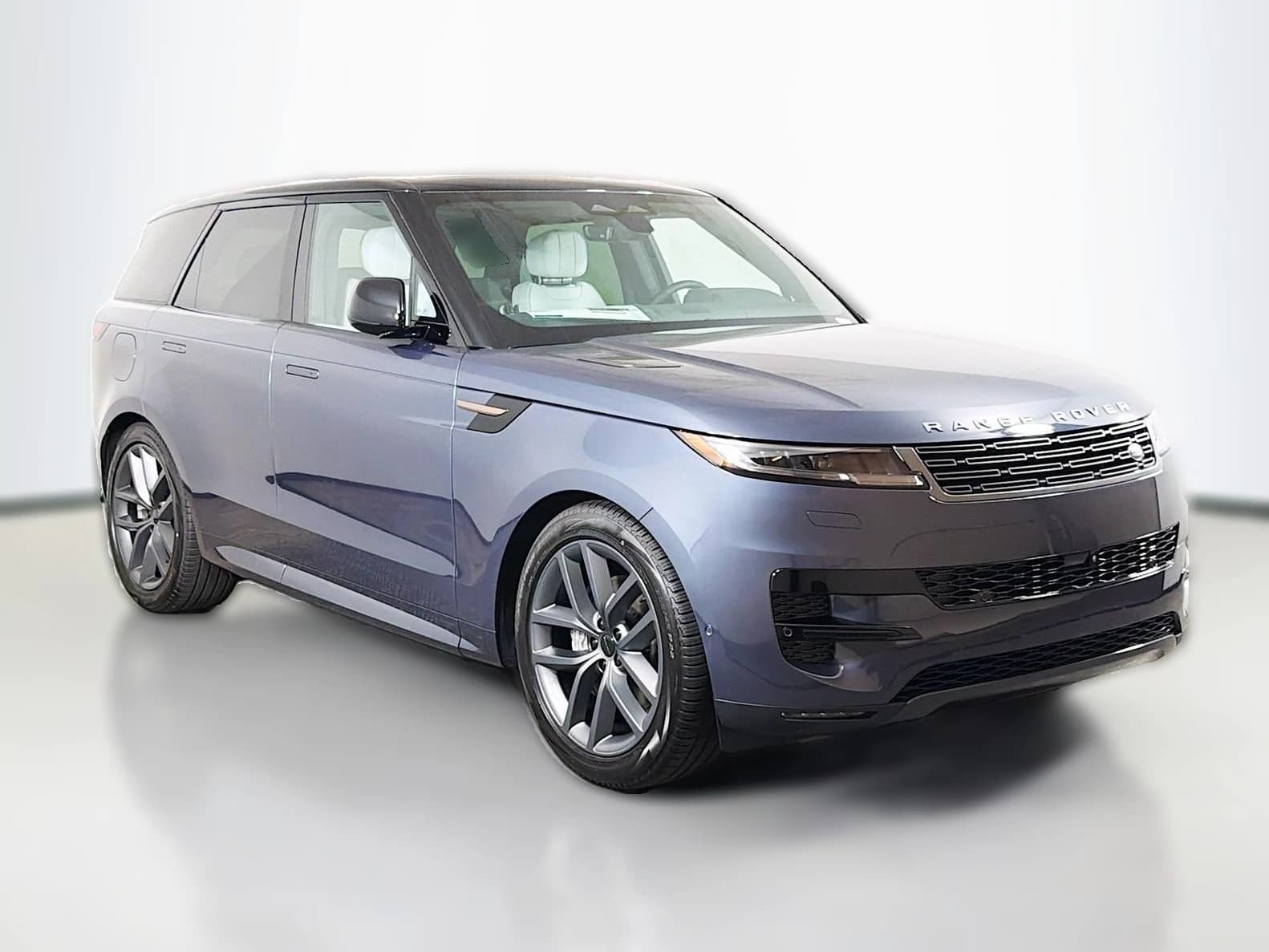 Land Rover Range Rover Sport SE P360 2026 — side view