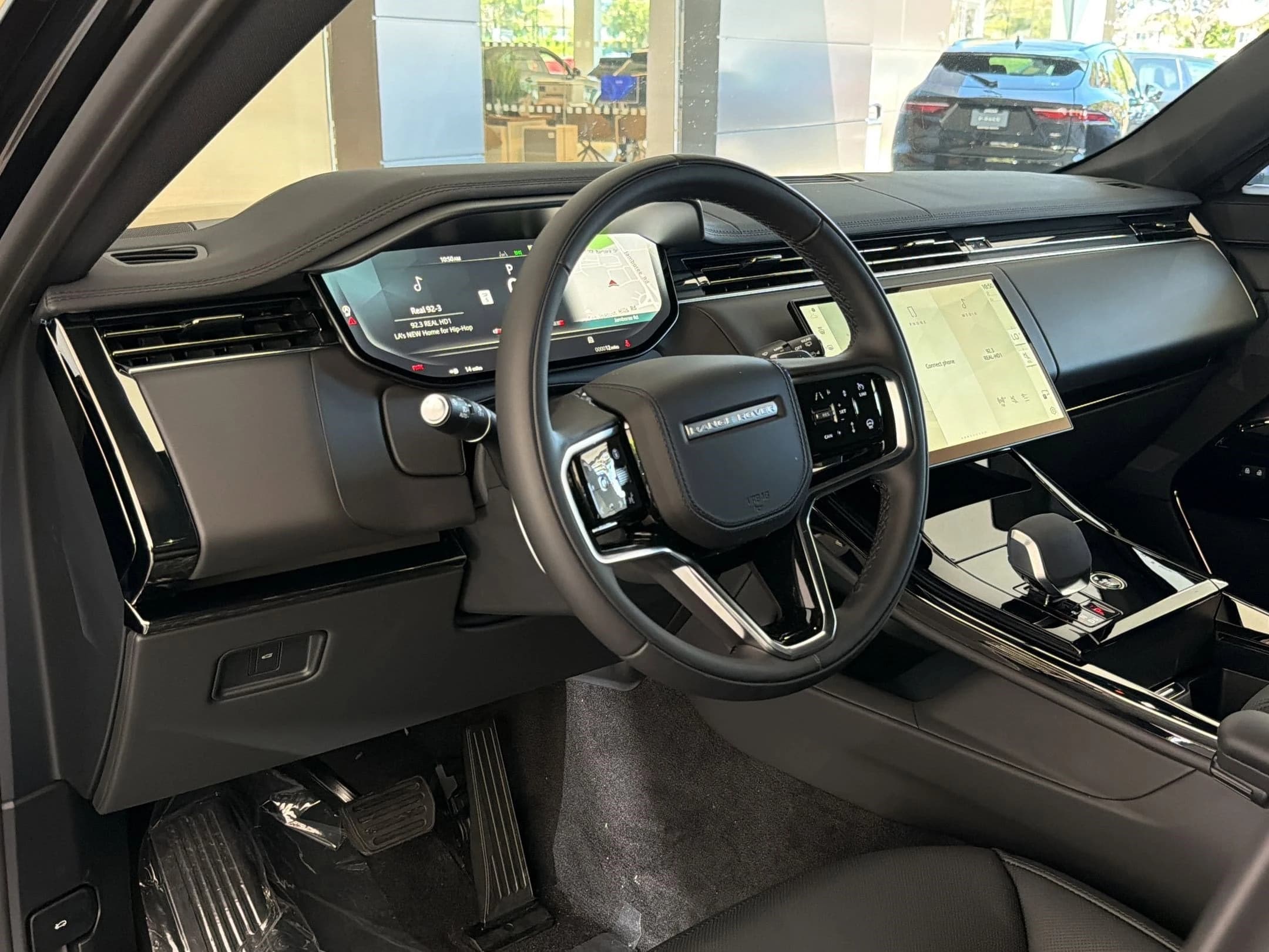 Land Rover Range Rover Sport SE P360 2026 — side view
