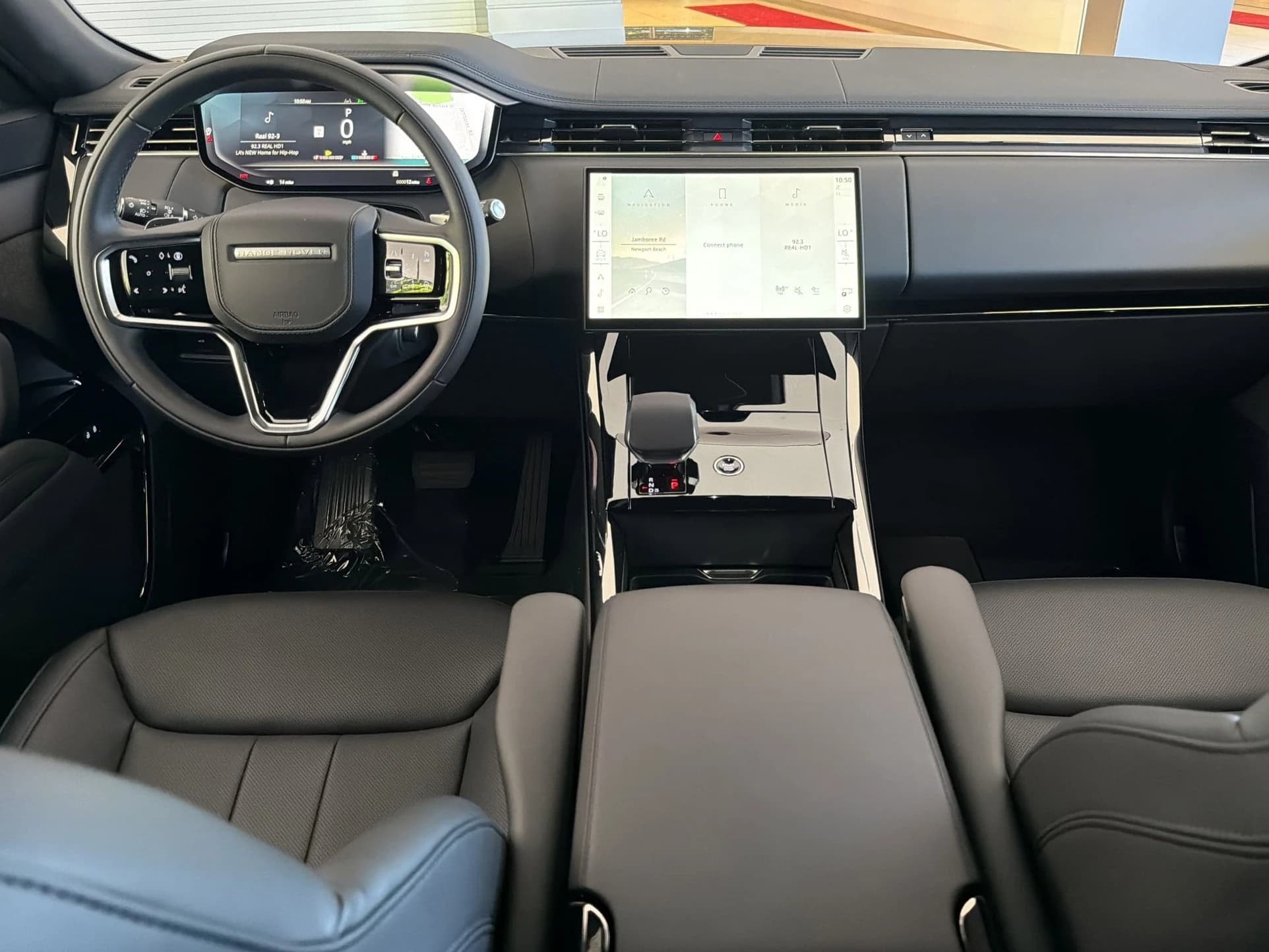 Land Rover Range Rover Sport SE P360 2026 — side view