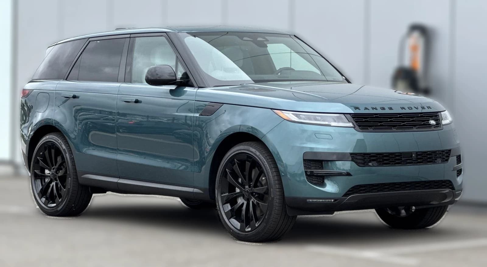 Land Rover Range Rover Sport SE P360 2026 — side view
