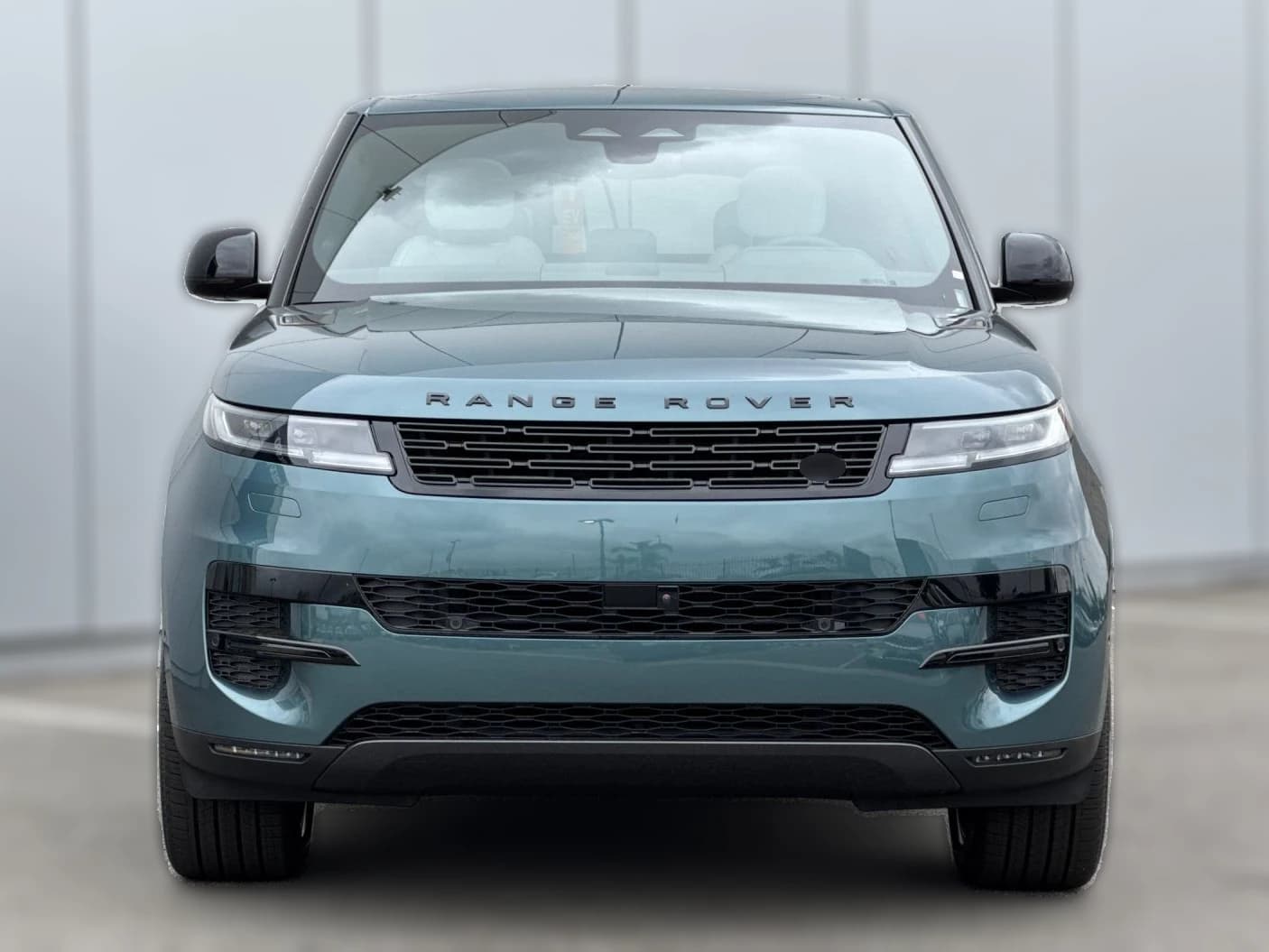 Land Rover Range Rover Sport SE P360 2026 — side view