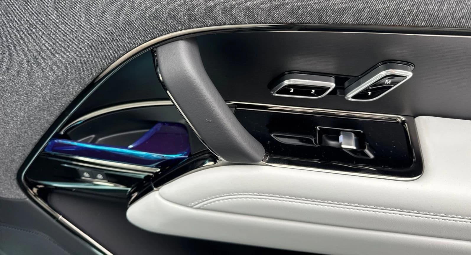 Land Rover Range Rover Sport SE P360 2026 — side view