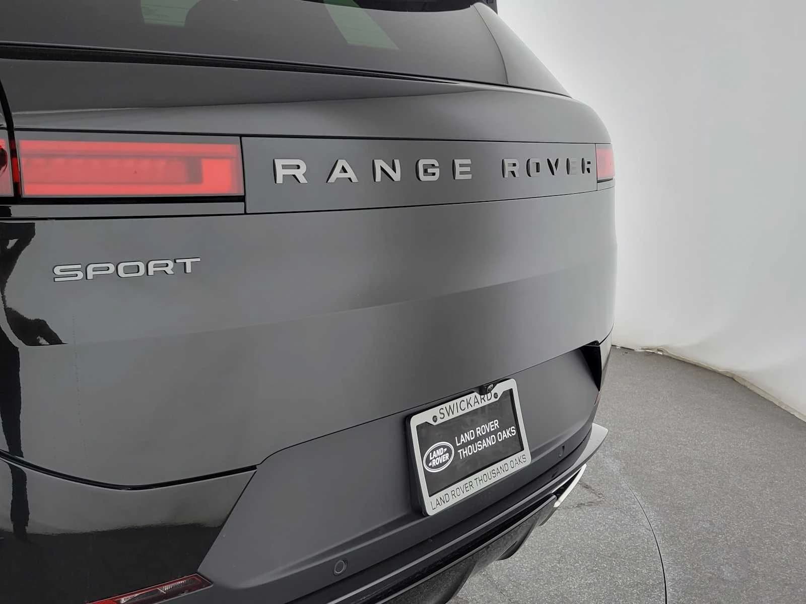 Land Rover Range Rover Sport SE P360 2026 — side view