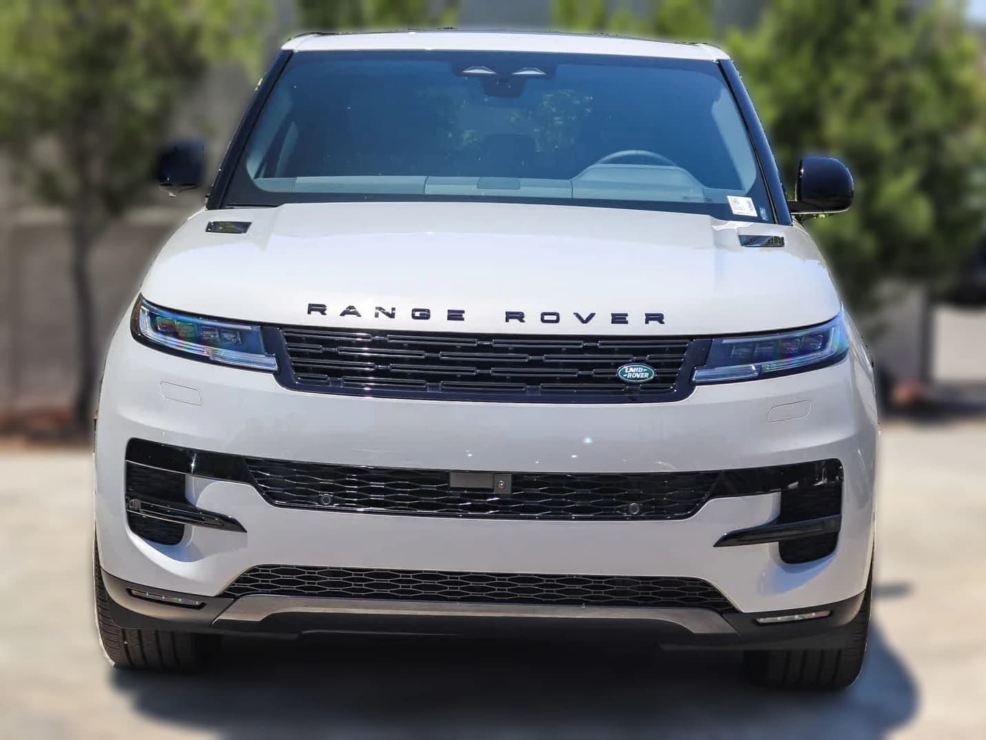 Land Rover Range Rover Sport SE P360 2026 — side view