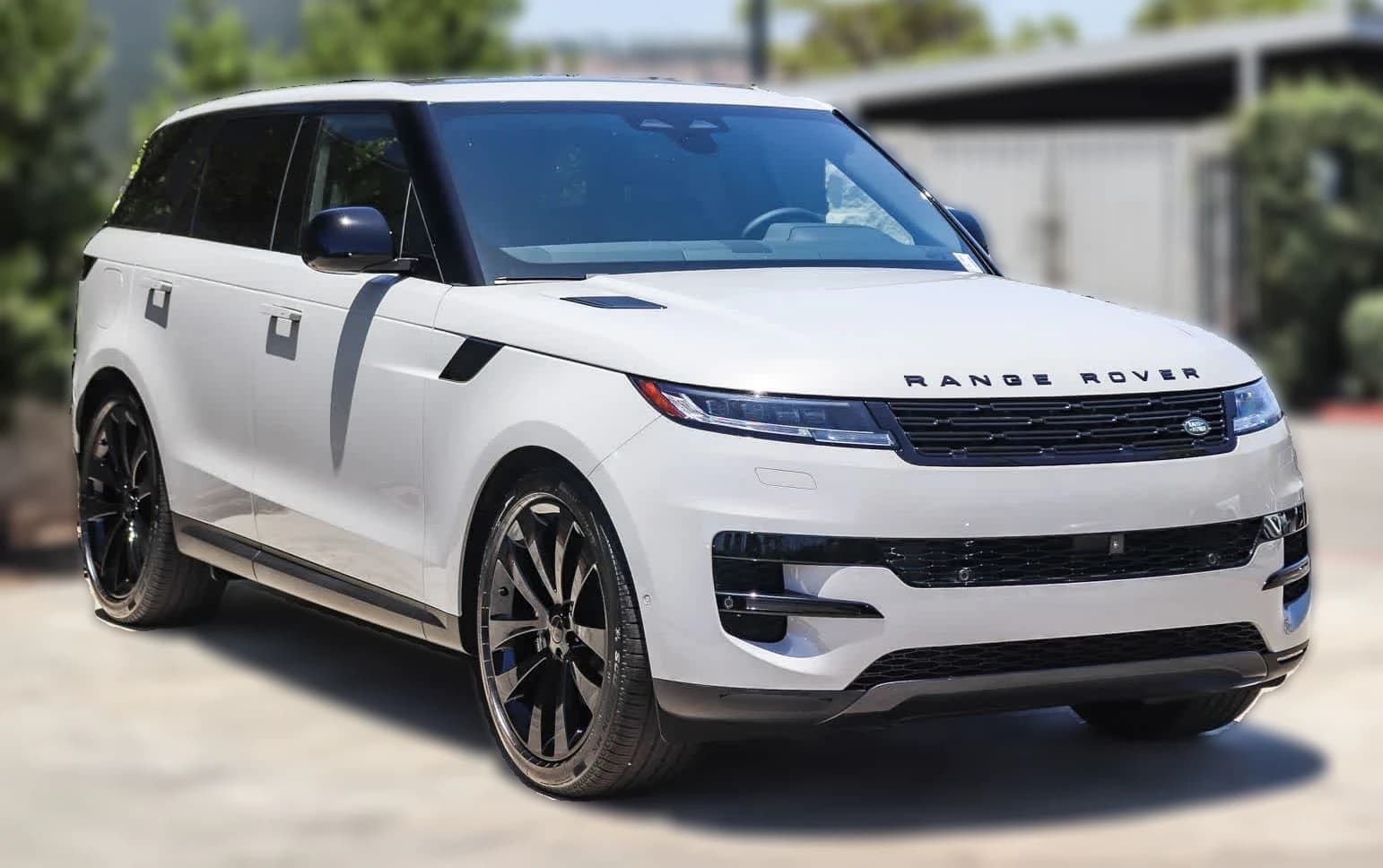 Land Rover Range Rover Sport SE P360 2026 — side view
