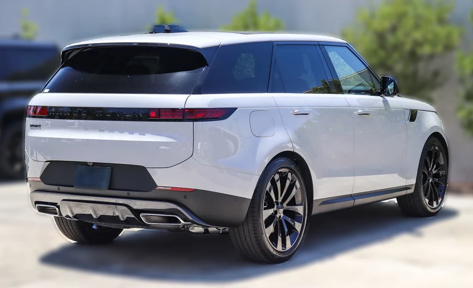 Land Rover Range Rover Sport SE P360 2026 — side view